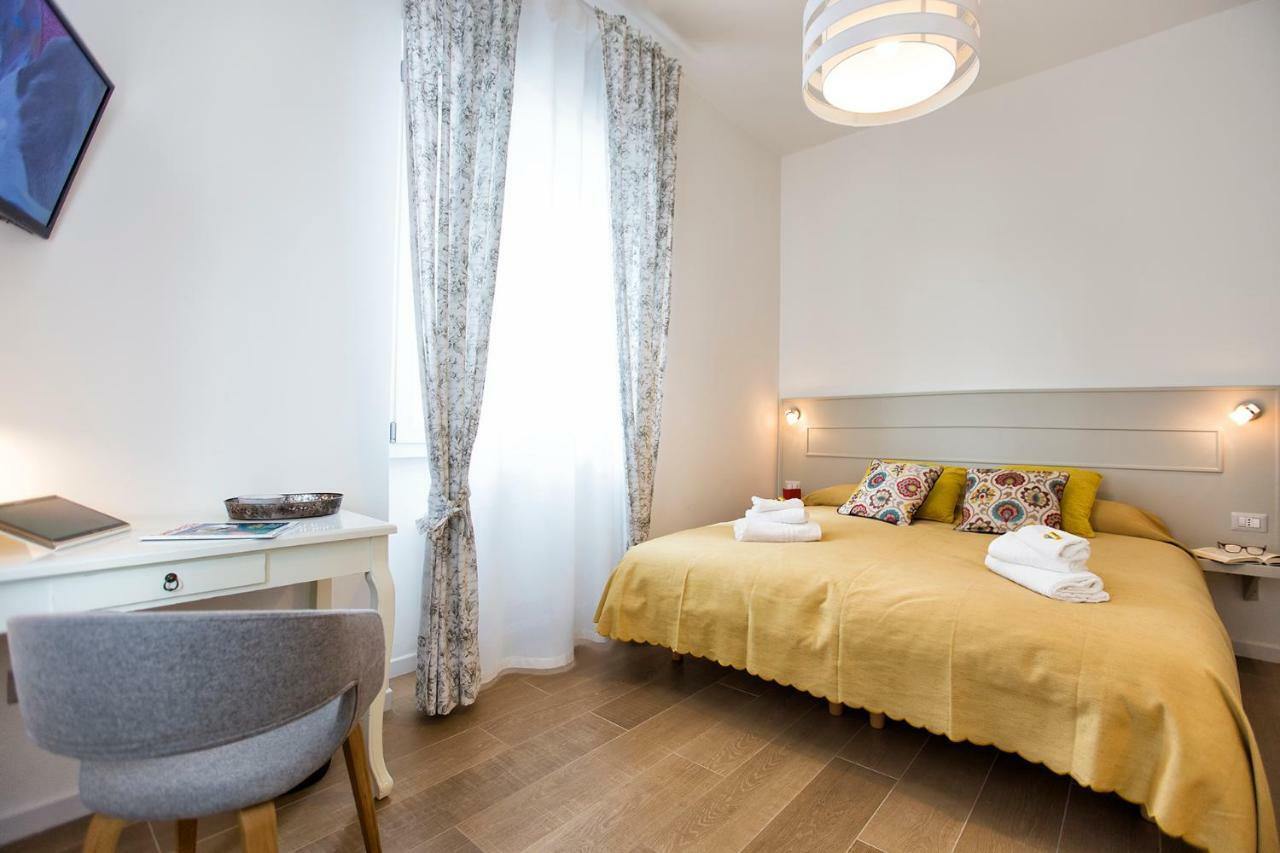 Jolie Julie Accomodation 萨萨里 外观 照片