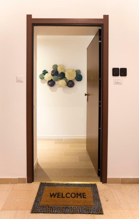 Jolie Julie Accomodation 萨萨里 外观 照片