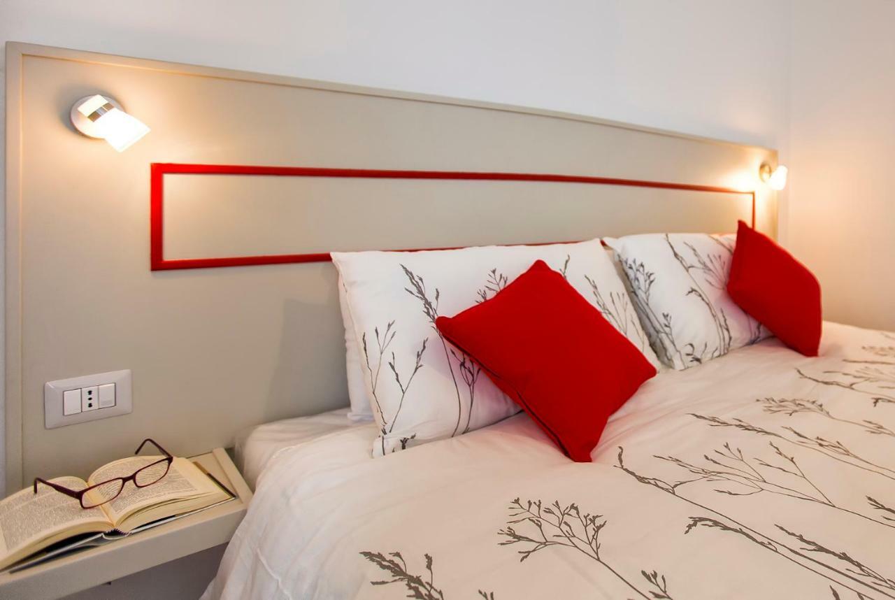 Jolie Julie Accomodation 萨萨里 外观 照片