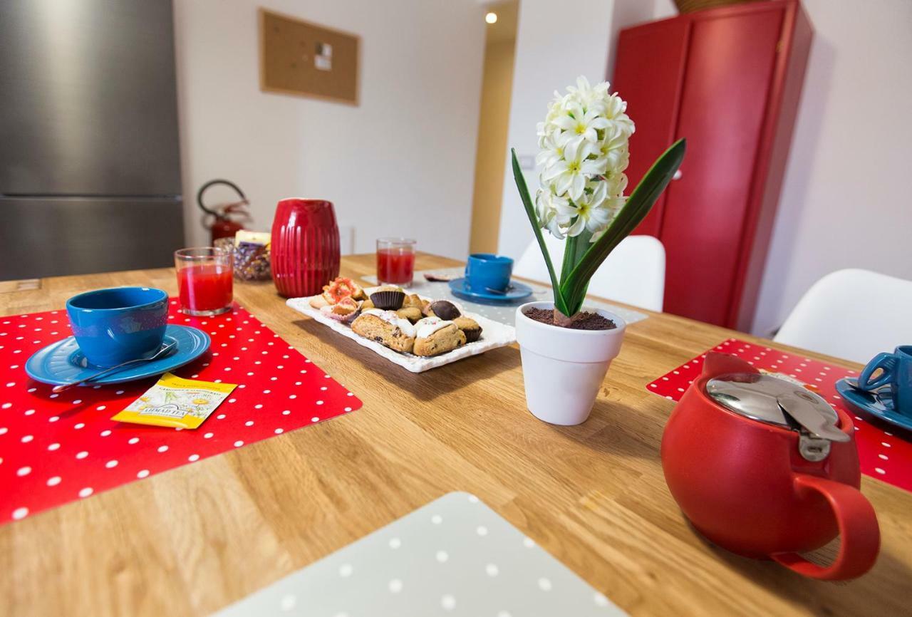 Jolie Julie Accomodation 萨萨里 外观 照片