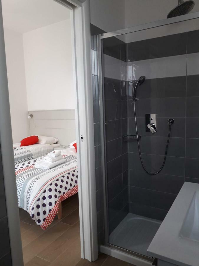 Jolie Julie Accomodation 萨萨里 外观 照片