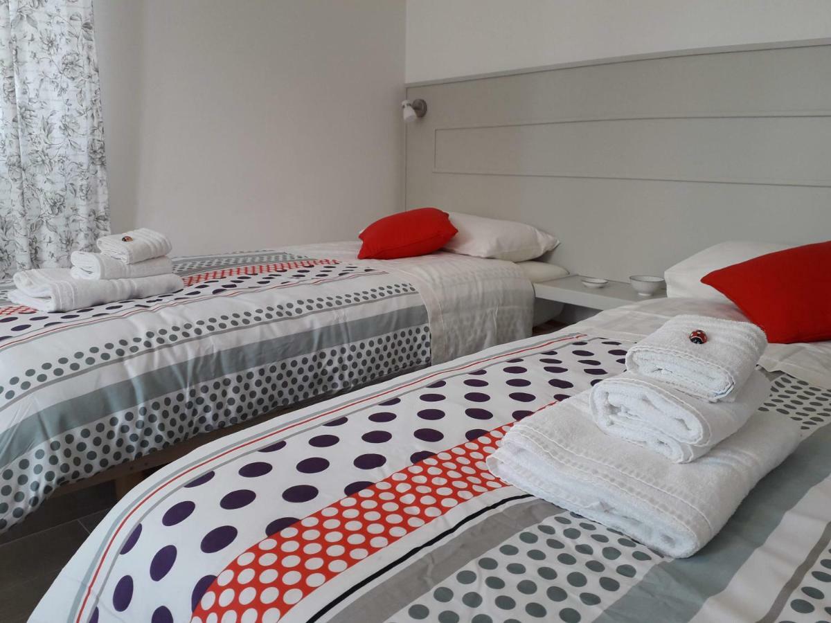 Jolie Julie Accomodation 萨萨里 外观 照片